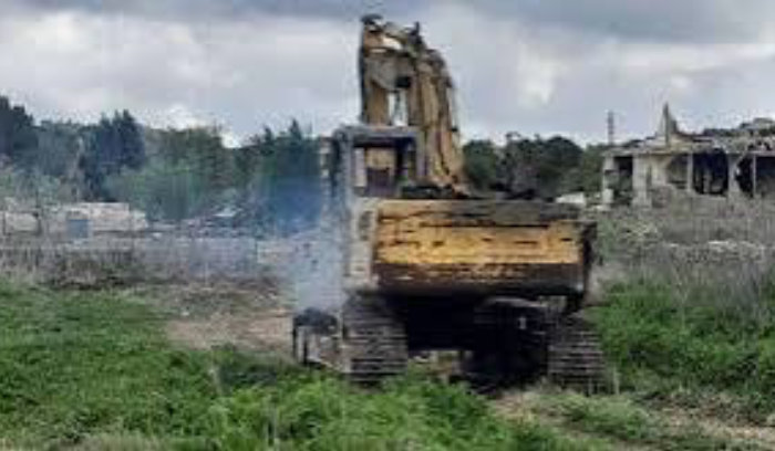 عون يتصدى لمحاولات الفتنة: لملاقاة ايجابية حزب الله<br />
المقاومة تحدد الاولويات وملتزمة استراتيجية الدفاع الوطني<br />
انقسامات حكومية حول آلية بحث السلاح وجعجع: لا للحوار