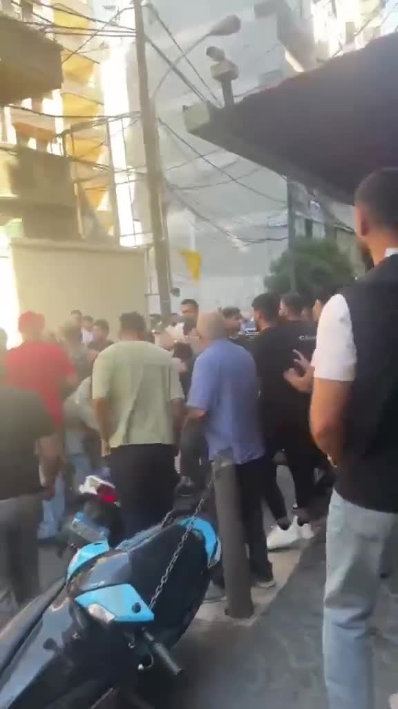بالفيديو - مقتل مسؤول في تيار المستقبل إثر إشكال برج أبي حيدر ودعوات لضبط النفس