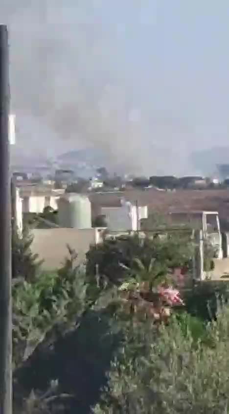 اندلاع حريق في حيّ بزوطر الشرقية جراء قصف مدفعي