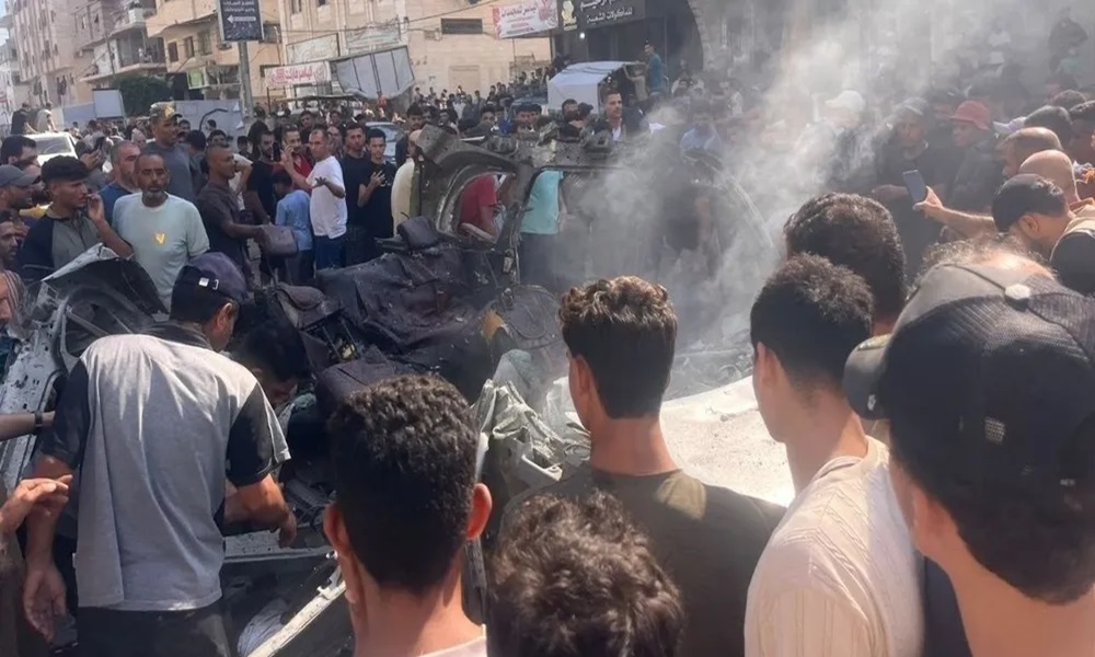 قتيلان بغارة استهدفت سيارة في غزة