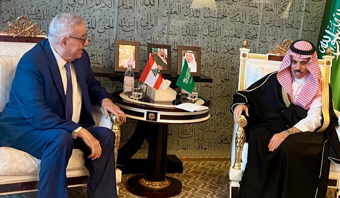 بوحبيب عرض في نيويورك مع نظيريه السعودي واليوناني تطورات العدوان