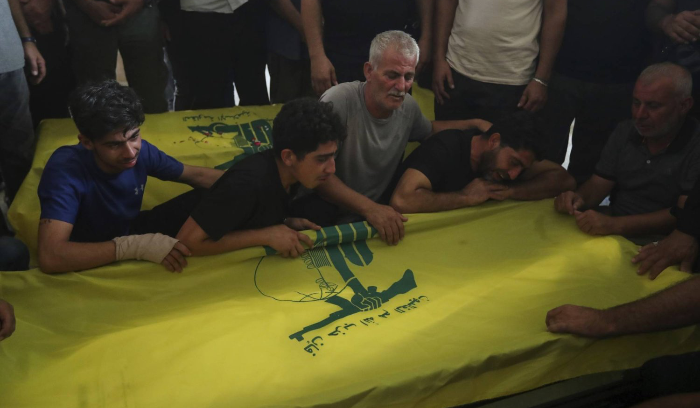 «حزب الله» يتمسّك بـ«الإسناد وربط الساحات» برغم الحرب الشاملة على لبنان<br />
أدخل سلاحاً جديداً على المواجهة... وبقي متمسّكاً بـ«قواعد الاشتباك»