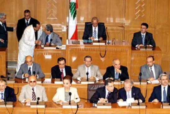 الثقة تُطرح ولم تُحجب
حكومات استقالت ووزراء استُبدلوا... بلا حجب ثقة