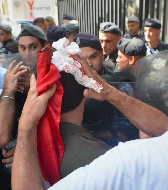 إشكال في شارع المصارف في بيروت... ما السبب