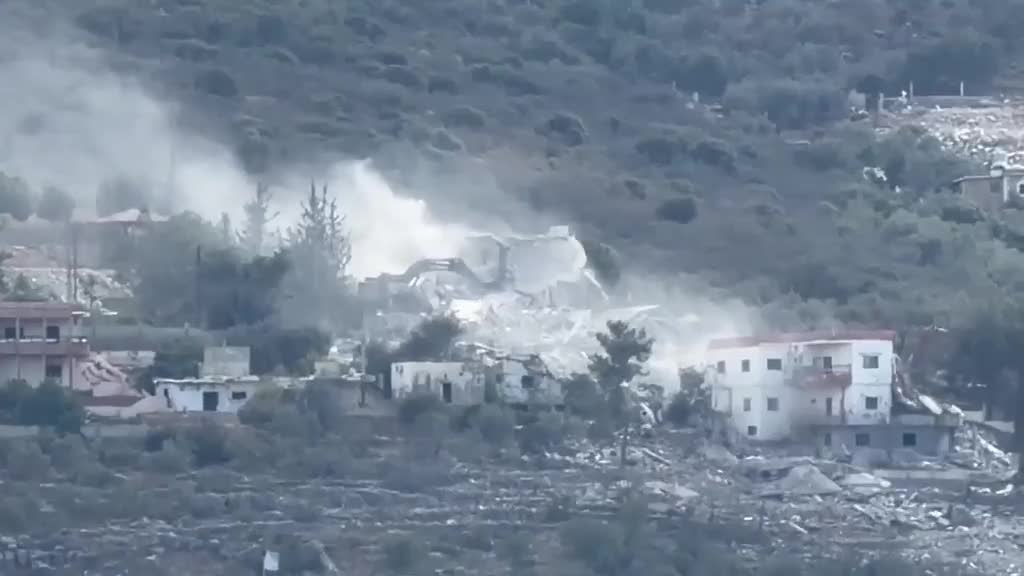 تجريف منازل وتفجيرات إسرائيلية في المنصوري ومركبا وميس الجبل