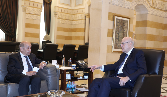 لودريان: التأكيد أن فرنسا تدعم لبنان وتقف الى جانبه في كل الظروف