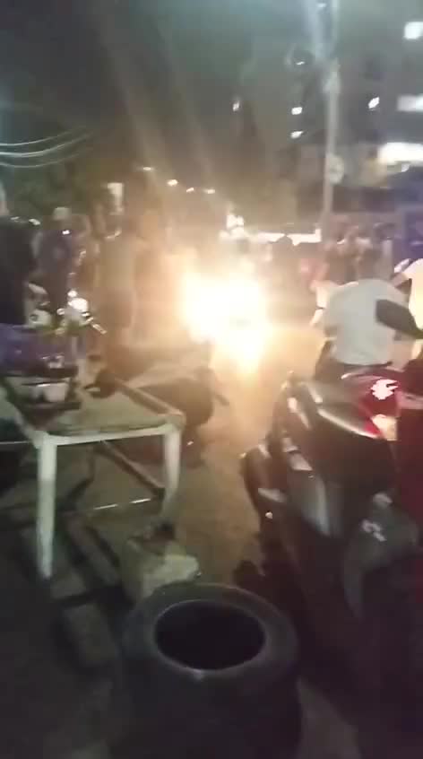 بالفيديو - إطلاق نار على مقهى في محلة الكولا ببيروت