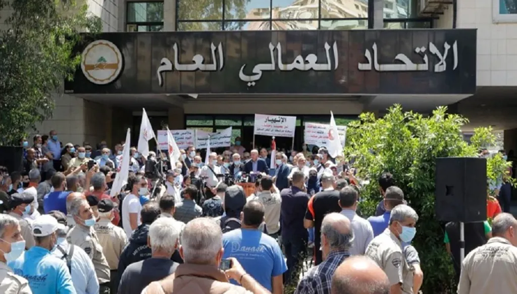 غليان في القطاعين العام والخاص وتحركات وإضرابات لتحصيل الحد الأدنى