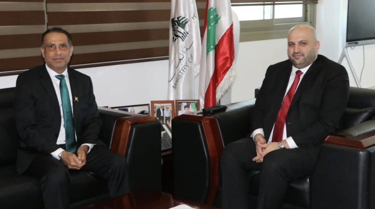 أجهزة طبية من عُمان للبنان