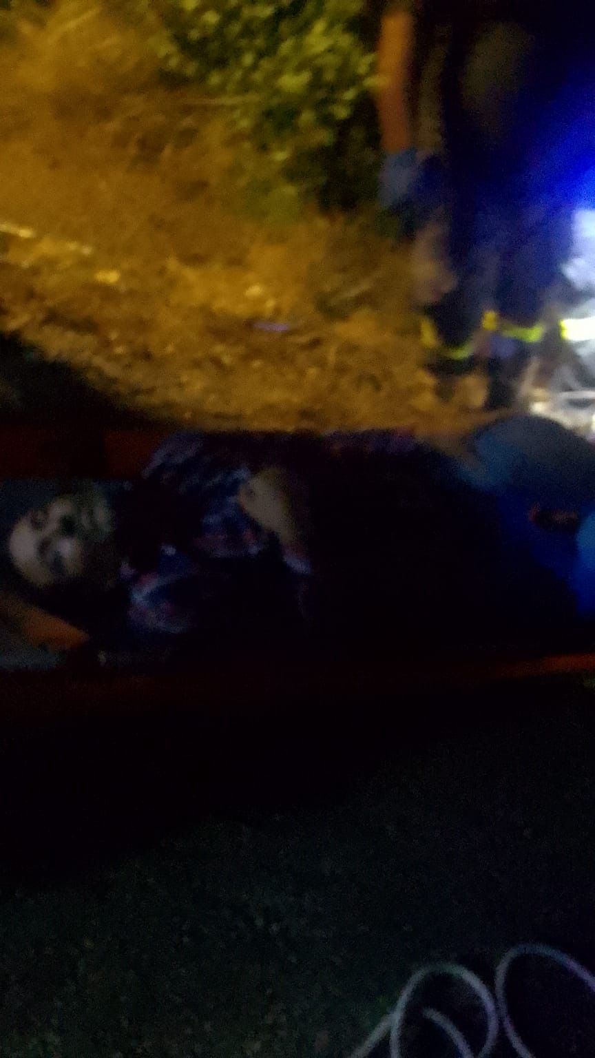 بالصور- قتيل و14 جريحًا في حادث سقوط فان في وادي غلبون