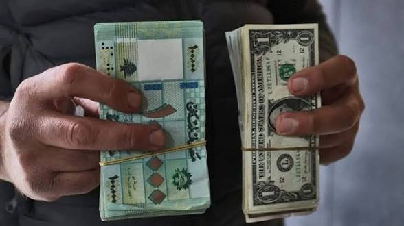 رواتب بالدولار للموظفين المحظوظين و«حجج مالية» للآخرين… أين العدالة في القطاع العام؟