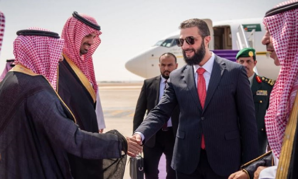 الشرع يصل إلى الرياض