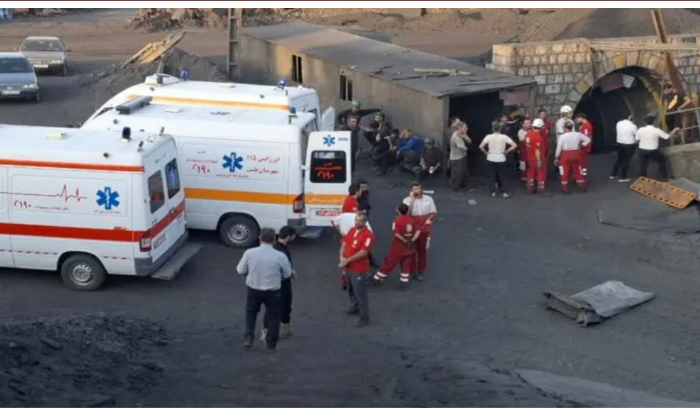 30 قتيلًا في انفجار منجم فحم في إيران  ⁧‫