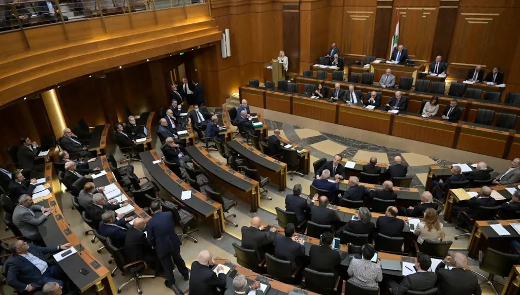 اللعب بالنار 