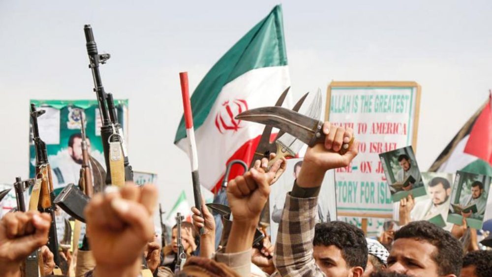 ردًا على غارات صنعاء.. “الحوثي” يهدد الرياض!