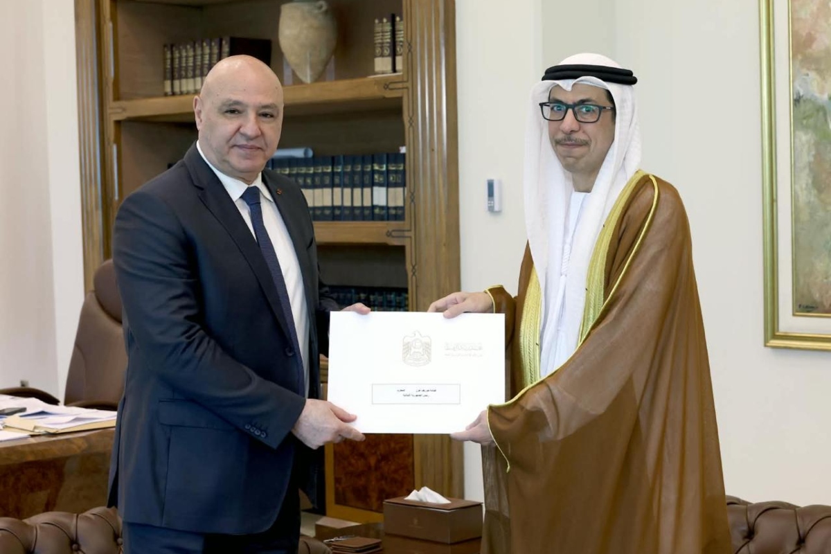 رئيس الدولة يبعث رسالة خطية إلى رئيس الجمهورية اللبنانية تتضمن دعوة للمشاركة في أسبوع أبوظبي للاستدامة