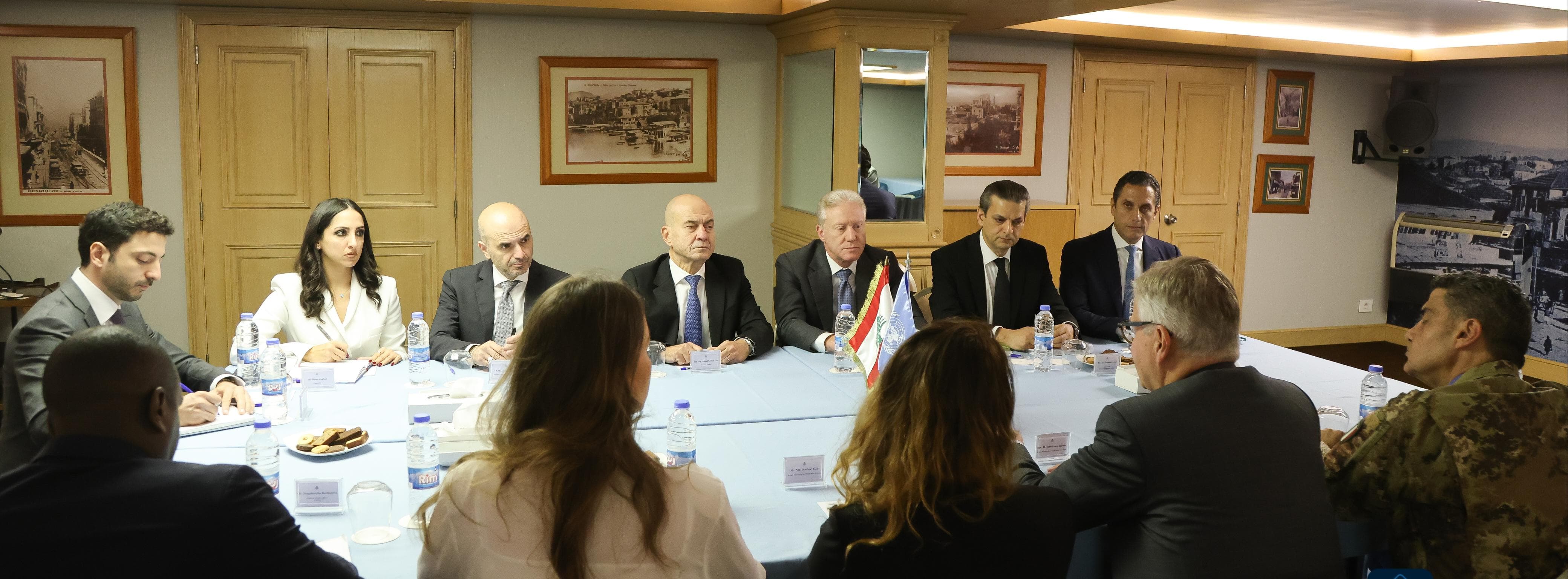 رجي يلتقي لاكرو  ويؤكد تمسك لبنان بقوة أممية تخلف اليونيفيل