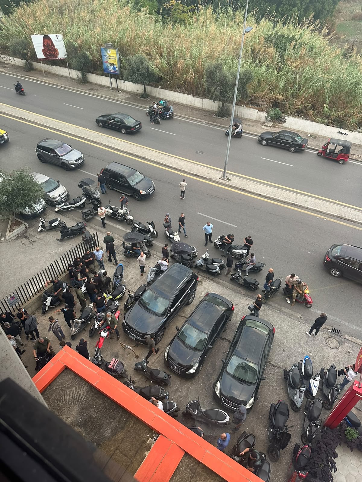 عناصر من 