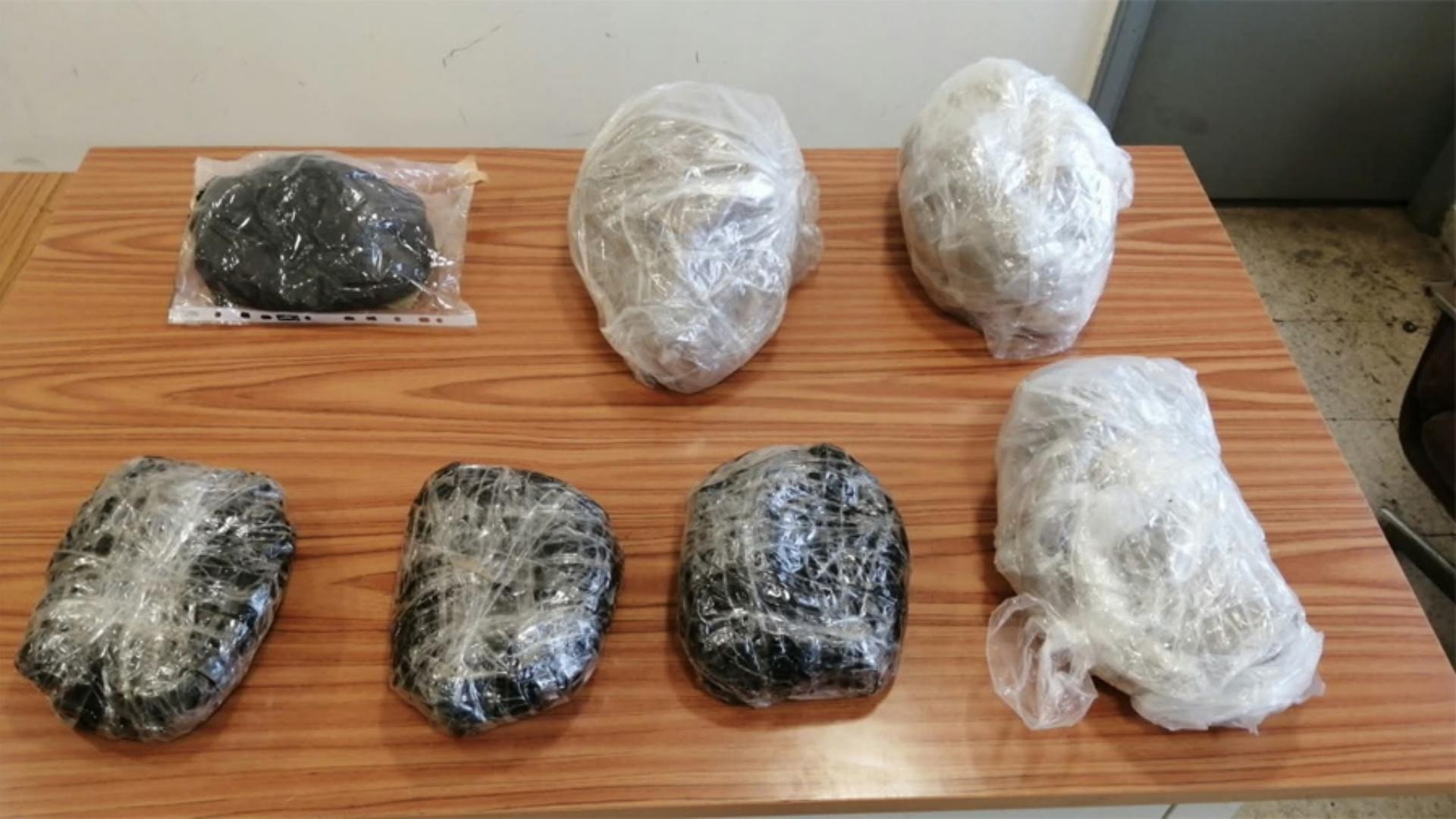 الجيش يوقف 15 مواطنًا و41 سوريًّا ويضبط كمية من المواد المخدرة