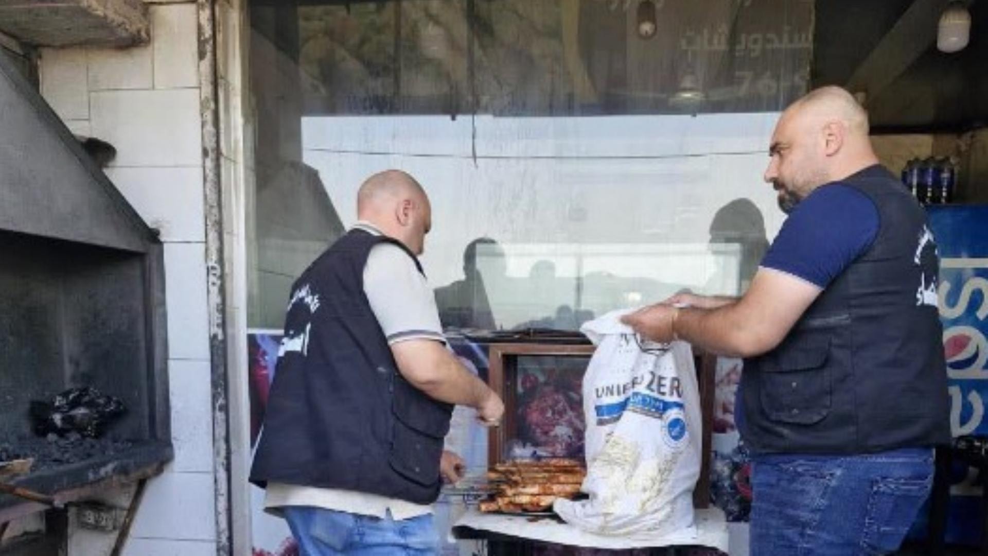 في هذا المطعم... يُحضّرون الطعام قرب المرحاض!