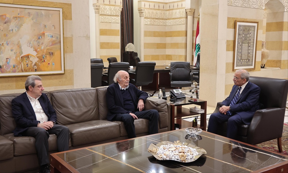 تطورات لبنان والمنطقة بين سلام وجنبلاط