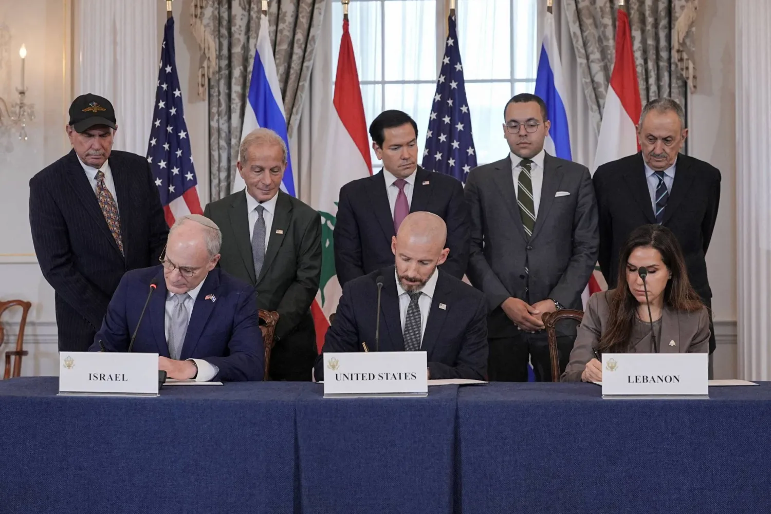 خلافات مستمرة بين لبنان وإسرائيل تحول دون تنفيذ «اتفاق الإطار»
اجتماعات تامبا تنتهي بلا نتائج ولا بيان مشترك