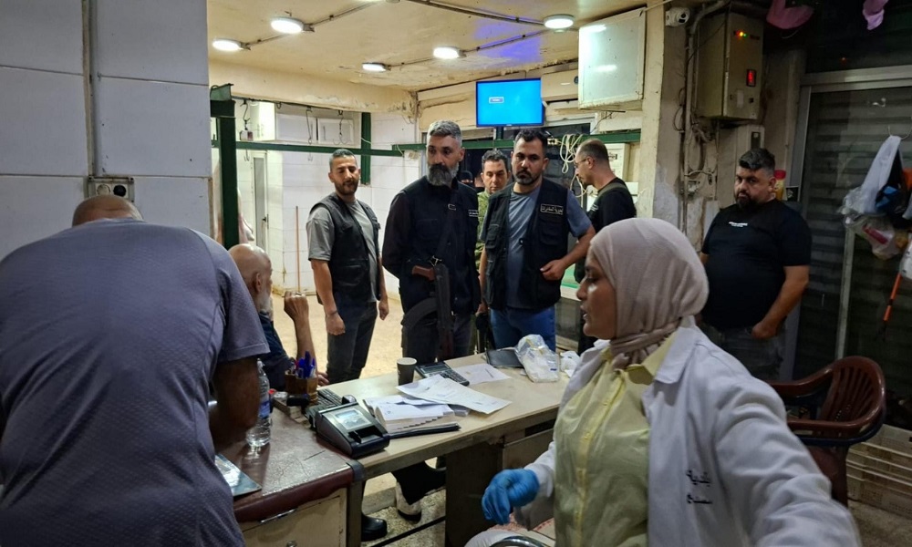 بالصور: إقفال مسلخ بالشمع الأحمر!