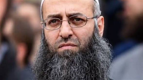 فريق الدفاع عن أحمد الأسير يتقدّم بطلب جديد لتخلية سبيله استناداً إلى قانون العفو العام