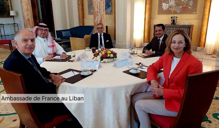 اجتماع للجنة الخماسية في قصر الصنوبر