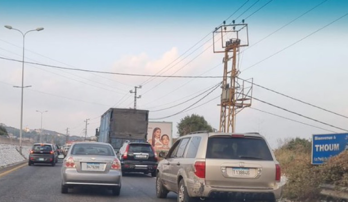 تزفيت على المسلك الغربي لاوتوستراد المدفون وحركة المرور كثيفة
