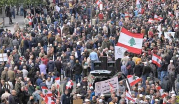 تجمّع العسكريين المتقاعدين إلى ميقاتي: الغِ الجلسة وضَعْ الحلّ المناسب وبعدها 