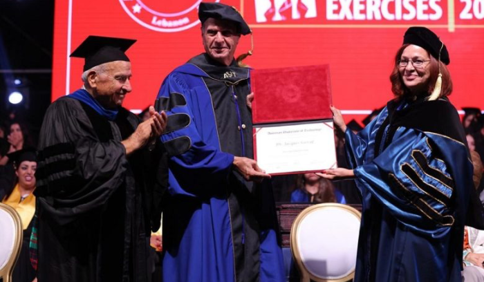 جامعة AUT تمنح جاك صراف دكتوراه فخرية