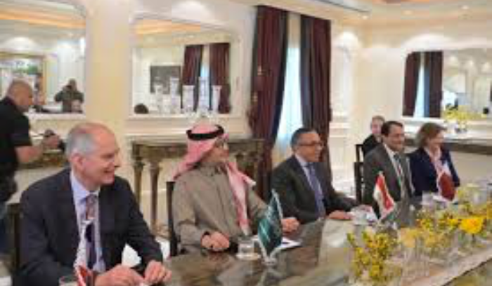 تصعيد جوِّي ليلاً إلى حدود الليطاني يسابق جهود الخماسية لإنقاذ الوضع<br />
لودريان يدرس زيارة بيروت.. و«داتا» سلامة أمام المحقق الإثنين