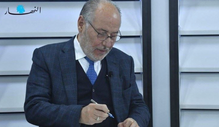 هل يسمح الدستور بتعيين وزير في حكومة تصريف الأعمال في غياب رئيس الجمهورية؟