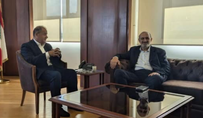 عربيد عرض مع رئيس غرفة التجارة و الصناعة في زحلة للأوضاع