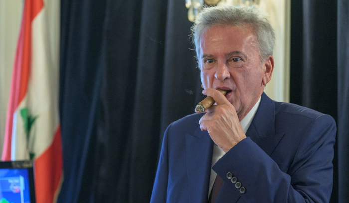 فجأة... رياض سلامة وراء القضبان!