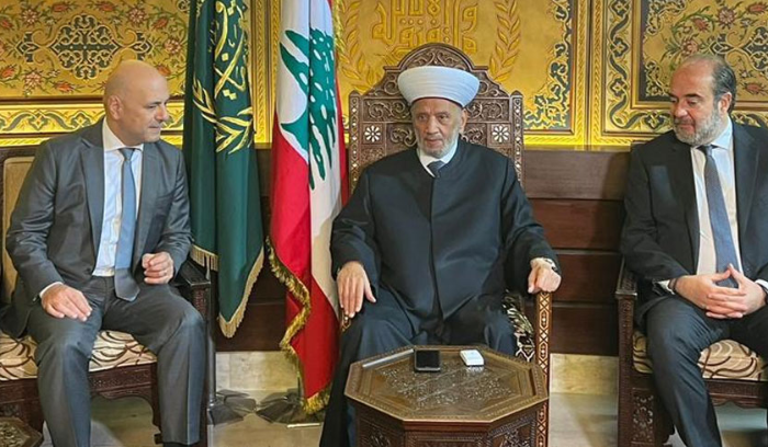 وفد من 