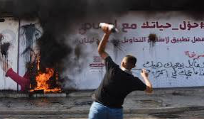 تحرك رئاسي مصري بدعم من «الخماسية»... وشارع «المودعين» يتحرك !<br />
معلومات مؤكدة : 6 مسيرات اخترقت الدفاعات الجوية «الاسرائيلية» واصابت قاعدة «غليلوت» وتعتيم اعلامي شديد