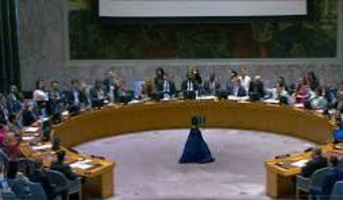 مجلس الأمن يمدِّد بالإجماع لليونيفيل: إهمال التحريض الإسرائيلي والتزام بلبنان<br />
«قنبلة كنعان» تهزُّ التيار العوني وباسيل يفقد قوته النيابية.. وقطوعات الحساب تسبق إحالة الموازنة