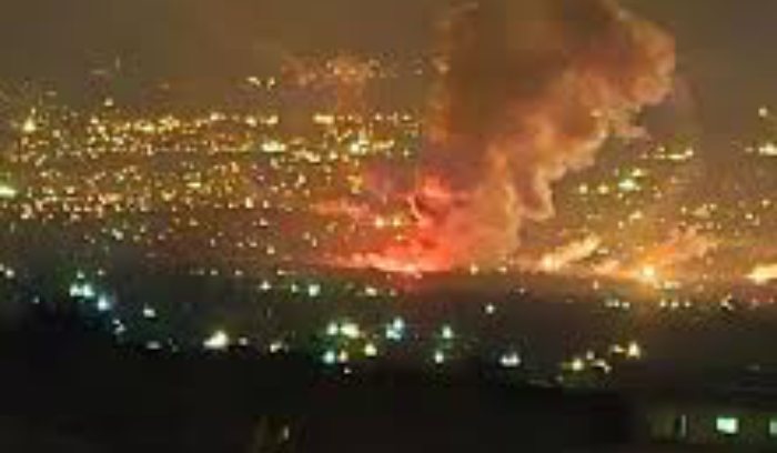 عدوان إسرائيلي جوّي «استباقي» يستهدف إمدادات البقاع<br />
ميقاتي يطلب من التفتيش تحديد مسؤوليات قطع الكهرباء.. وترحيب رسمي وشعبي بمبادرة الرئيس الجزائري