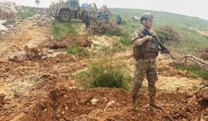 لبنان يترقّب مصير الإقليم: مفاوضات سلطنة عمان ترسم مستقبل المنطقة<br />
لملف القضائي عالق... وواشنطن تشترط التعيينات للإنماء والإعمار<br />
البيطار يصعّد من جديد... هل تفتح فرنسا ثغرة في جدار 4 آب؟