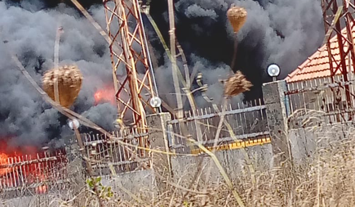 حريق كبير في محطة الكهرباء في مشروع الطيبة