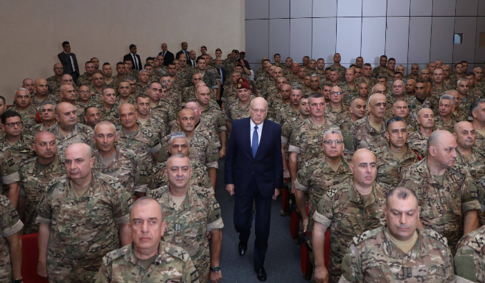 لبنان قلق من التطورات الإقليمية ويجدد مطالبته بتطبيق القرار 1701<br />
الشغور الرئاسي يحرم الجيش من الاحتفال بعيده للعام الثاني على التوالي