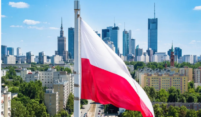 بولندا تحذر مواطنيها من السفر إلى لبنان