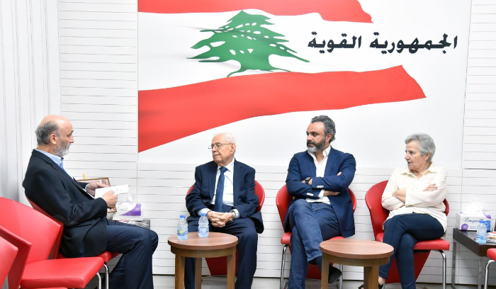 جعجع استقبل المفكر أنطوان نجم بعدما كرمته 