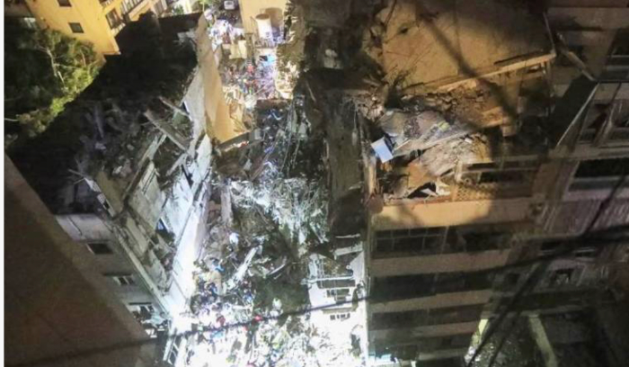 بعد اغتيال هنية في طهران وابو محسن في الضاحية الحرب على الابواب<br />
نتنيناهو بدعم اميريكي يحاول فرض المخطط الصهيوني على المنطقة بالاغتيالات وإثارة الرعب<br />
المقاومة من لبنان الى العراق الى اليمن وبخاصة طهران ستوجه ضربة قوية وتُفشل مشاريع الاحزاب الدينية