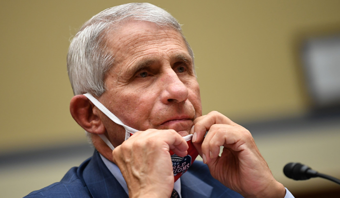 فاوتشي عن صحة بايدن: لا أستطيع التعليق