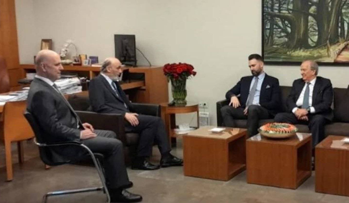 القوات» و«الاشتراكي»: اختلافات بالجملة واتفاق على عدم الخصومة<br />
أبو فاعور: لا مصلحة باصطفافات جديدة... ورياشي: سنجتمع في مقاربة اليوم التالي