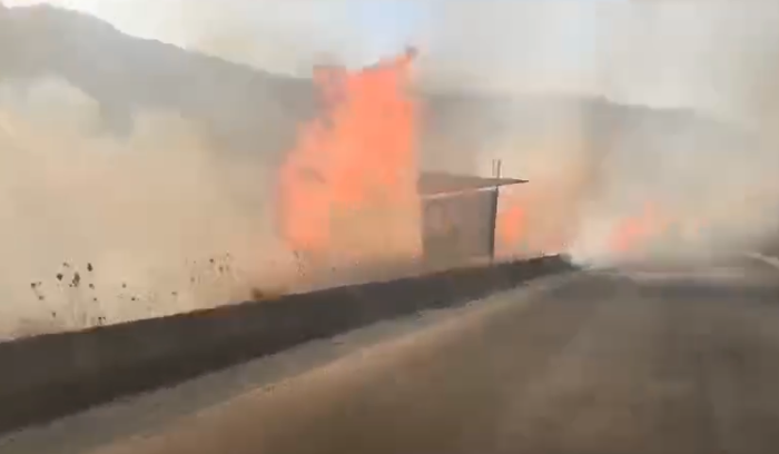 حريق كبير على طريق الخردلي