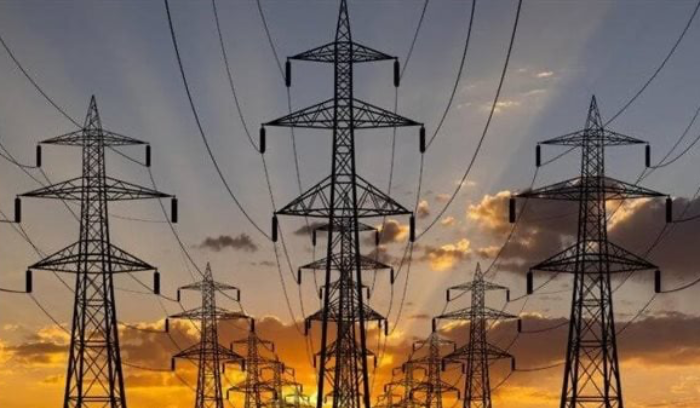 بلدية كور تتعهد بتأمين التيار الكهربائي في البترون